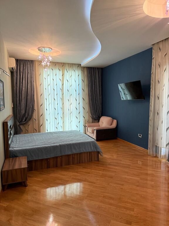 Kirayə verilir 4 otaqlı yeni tikili, 240 m², Gənclik m.-22