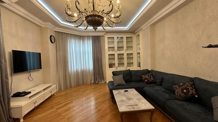 Kirayə verilir 3 otaqlı yeni tikili, 135 m², Elmlər Akademiyası m.-1