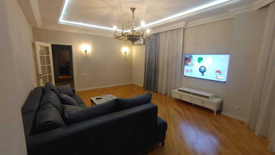 Kirayə verilir 3 otaqlı yeni tikili, 135 m², Elmlər Akademiyası m.-2
