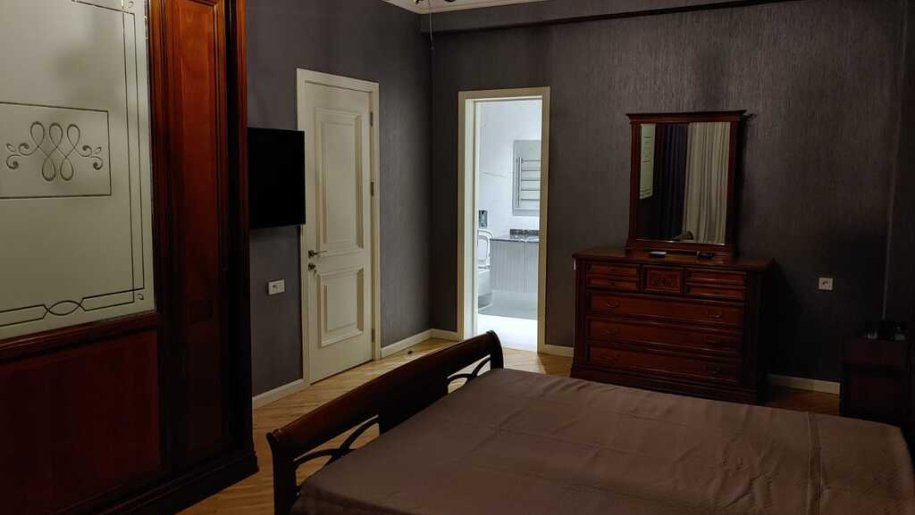 Kirayə verilir 3 otaqlı yeni tikili, 135 m², Elmlər Akademiyası m.-3