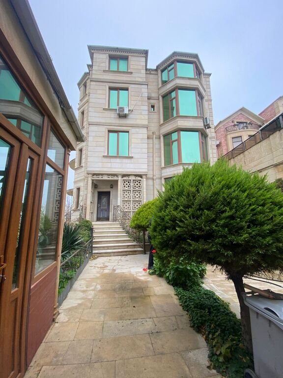 1000 m<sup>2</sup> obyekt satılır, Səbail-3