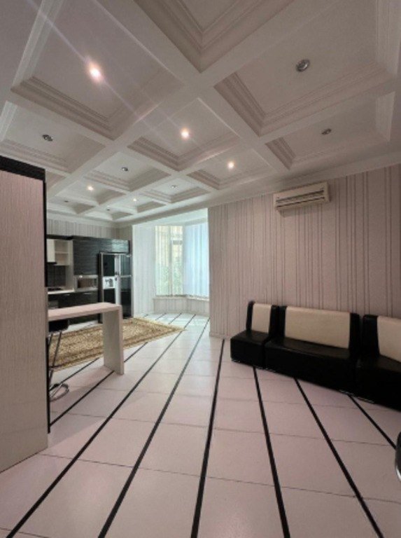 1000 m<sup>2</sup> obyekt satılır, Səbail-14