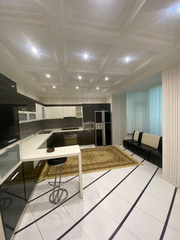 1000 m<sup>2</sup> obyekt satılır, Səbail-15