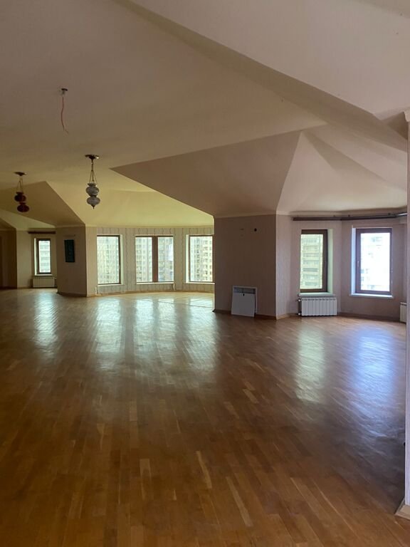 1000 m<sup>2</sup> obyekt satılır, Səbail-16