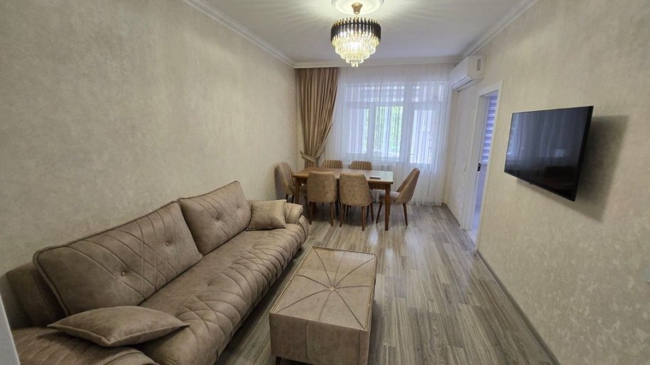Kirayə verilir 3 otaqlı köhnə tikili, 85 m², Memar Əcəmi m.-1