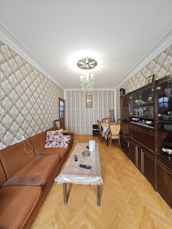 Satılır 4 otaqlı köhnə tikili, 100 m², Bakıxanov (Razin)-2