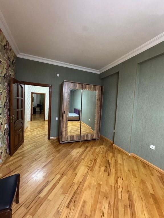 Satılır 2 otaqlı yeni tikili, 88 m², İnşaatçılar m.-4