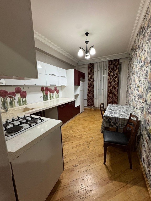 Satılır 2 otaqlı yeni tikili, 88 m², İnşaatçılar m.-5
