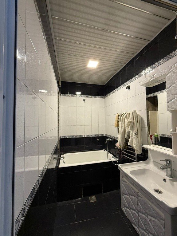 Satılır 2 otaqlı köhnə tikili, 59 m², Bakıxanov (Razin)-8