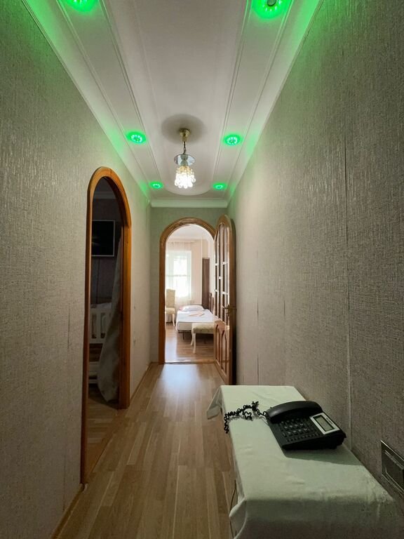 Satılır 2 otaqlı köhnə tikili, 59 m², Bakıxanov (Razin)-11