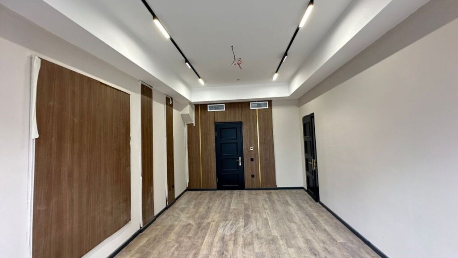550 m<sup>2</sup> ofis satılır, 8 noyabr-3