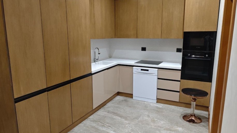 Kirayə verilir 2 otaqlı yeni tikili, 70 m², 28 May m.-5