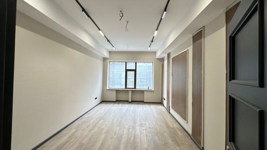 330 m<sup>2</sup> ofis satılır, 8 noyabr-3