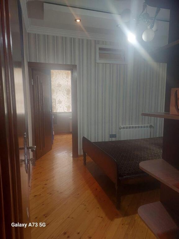 Kirayə verilir 3 otaqlı köhnə tikili, 80 m², 8 noyabr-2