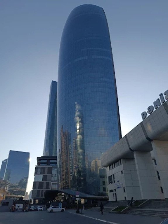 42 m<sup>2</sup> ofis icarəyə verilir, 8 noyabr-1