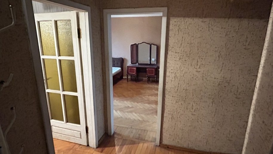 Satılır 3 otaqlı köhnə tikili, 80 m², Elmlər Akademiyası m.-3