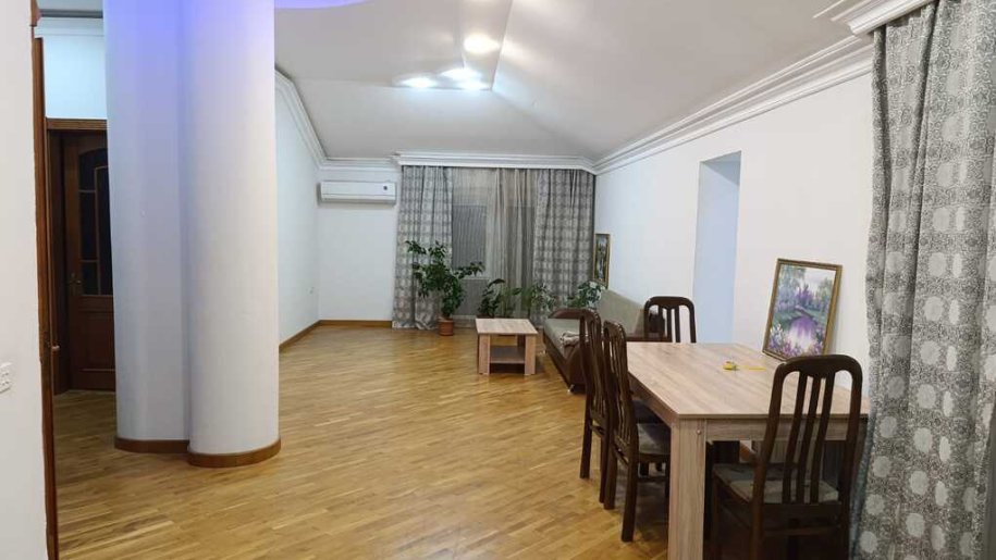 Kirayə verilir 3 otaqlı yeni tikili, 140 m², Elmlər Akademiyası m.-1