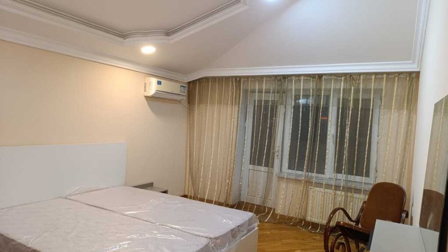 Kirayə verilir 3 otaqlı yeni tikili, 140 m², Elmlər Akademiyası m.-4