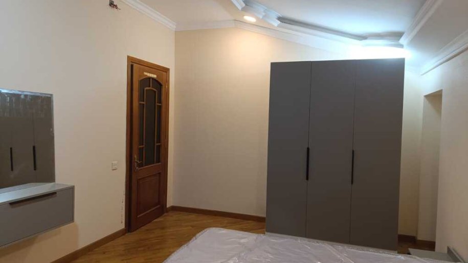 Kirayə verilir 3 otaqlı yeni tikili, 140 m², Elmlər Akademiyası m.-7
