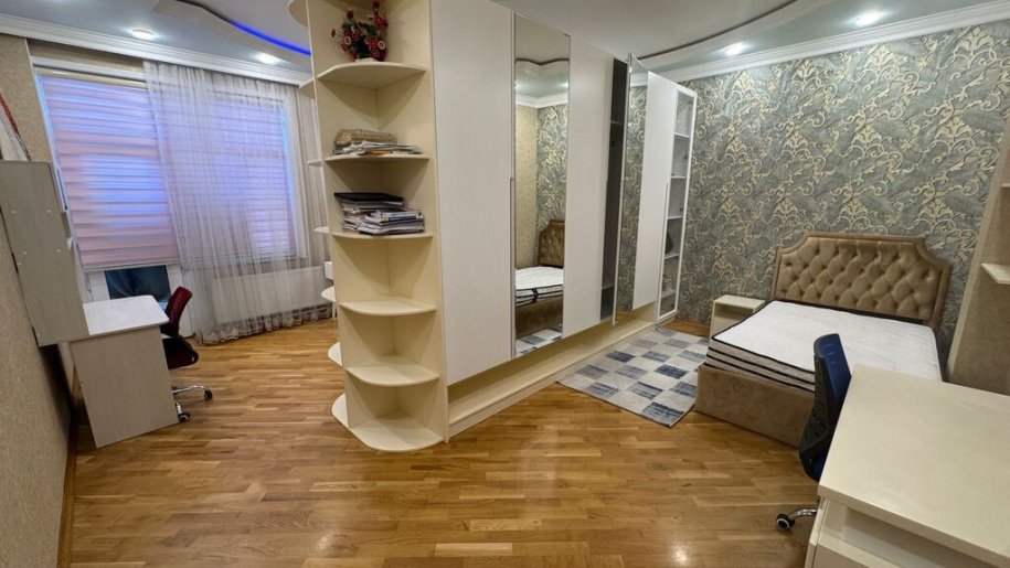 Kirayə verilir 3 otaqlı yeni tikili, 166 m², Elmlər Akademiyası m.-4