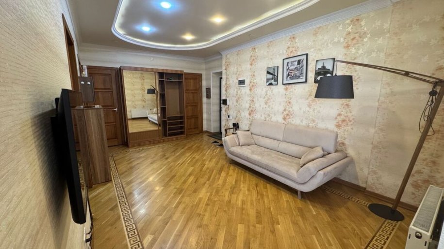 Kirayə verilir 3 otaqlı yeni tikili, 166 m², Elmlər Akademiyası m.-7