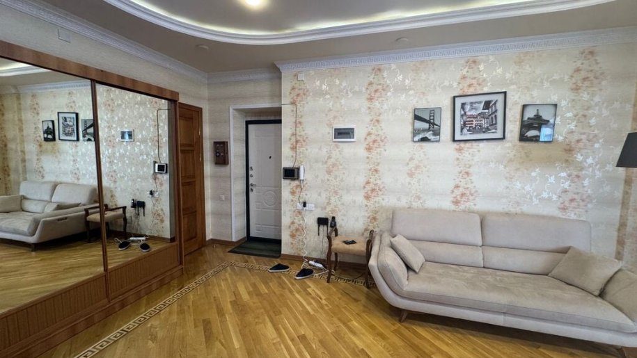 Kirayə verilir 3 otaqlı yeni tikili, 166 m², Elmlər Akademiyası m.-8