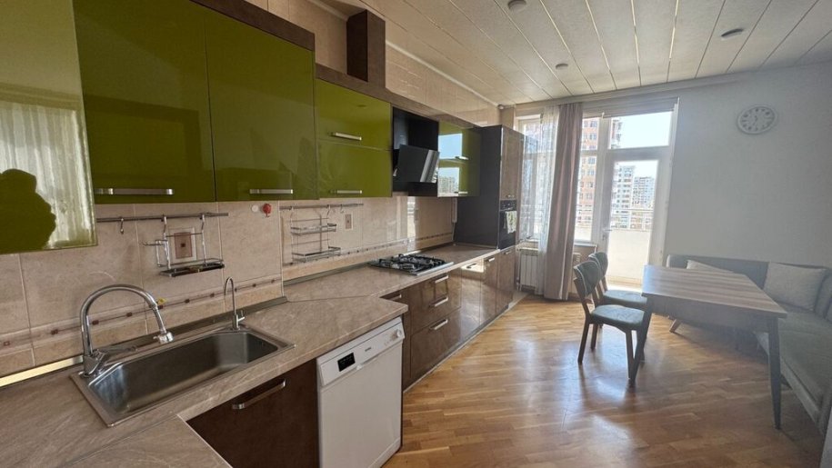 Kirayə verilir 3 otaqlı yeni tikili, 166 m², Elmlər Akademiyası m.-10