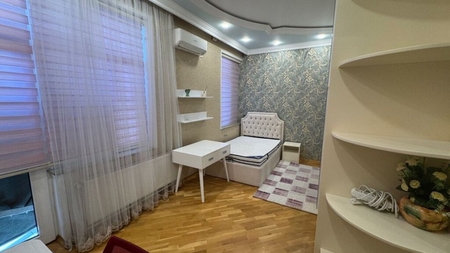 Kirayə verilir 3 otaqlı yeni tikili, 166 m², Elmlər Akademiyası m.-15