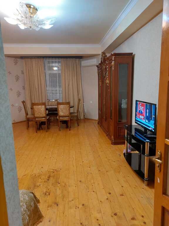 Kirayə verilir 2 otaqlı yeni tikili, 70 m², Neftçilər m.-4