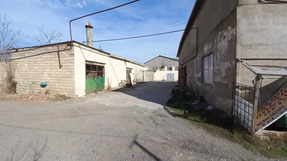 32 sot torpaq satılır, Ulduz m.-6