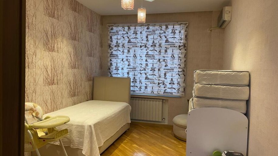 Satılır 4 otaqlı yeni tikili, 240 m², 28 May m.-2
