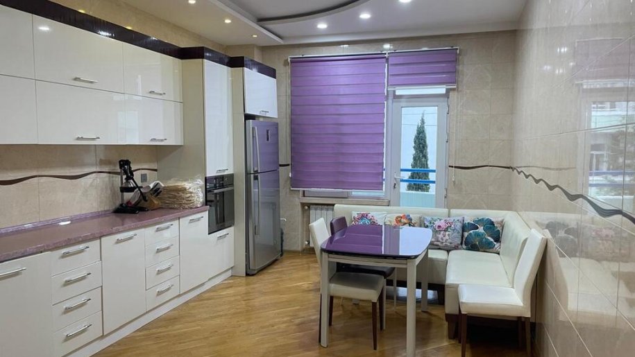 Satılır 4 otaqlı yeni tikili, 240 m², 28 May m.-11
