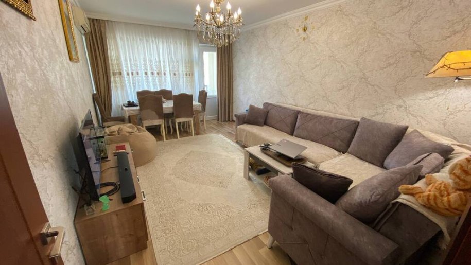 Satılır 3 otaqlı köhnə tikili, 80 m², İnşaatçılar m.-1