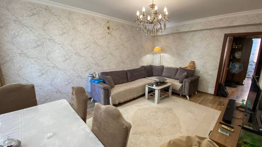 Satılır 3 otaqlı köhnə tikili, 80 m², İnşaatçılar m.-3
