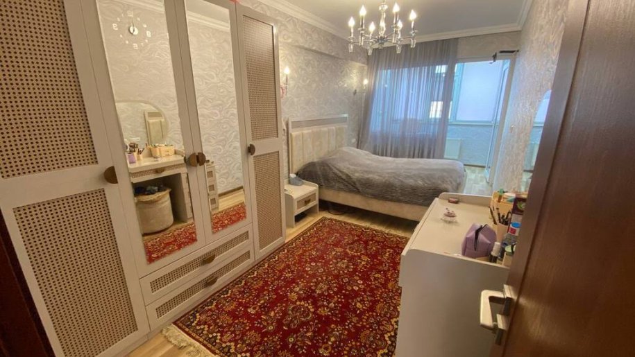 Satılır 3 otaqlı köhnə tikili, 80 m², İnşaatçılar m.-5
