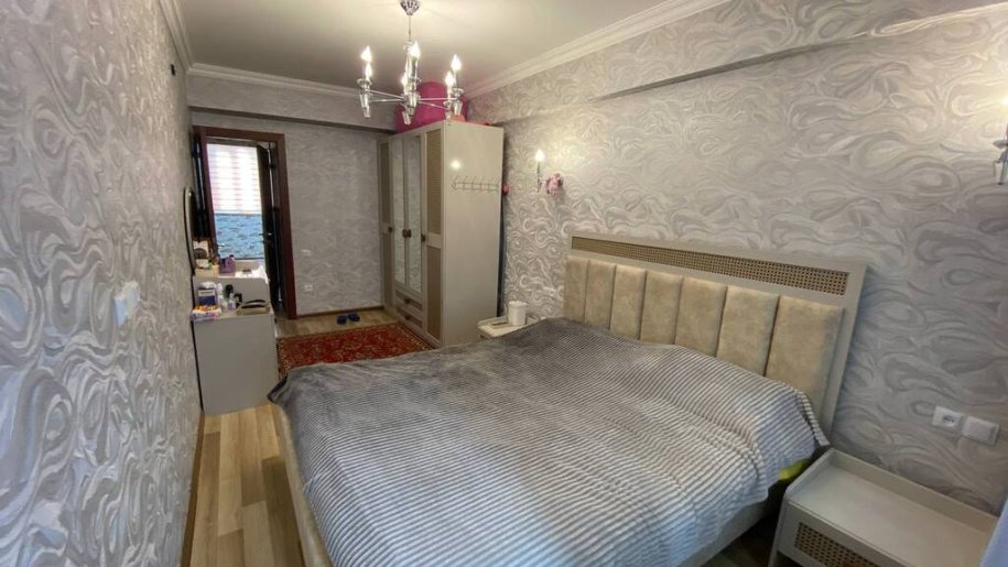 Satılır 3 otaqlı köhnə tikili, 80 m², İnşaatçılar m.-6