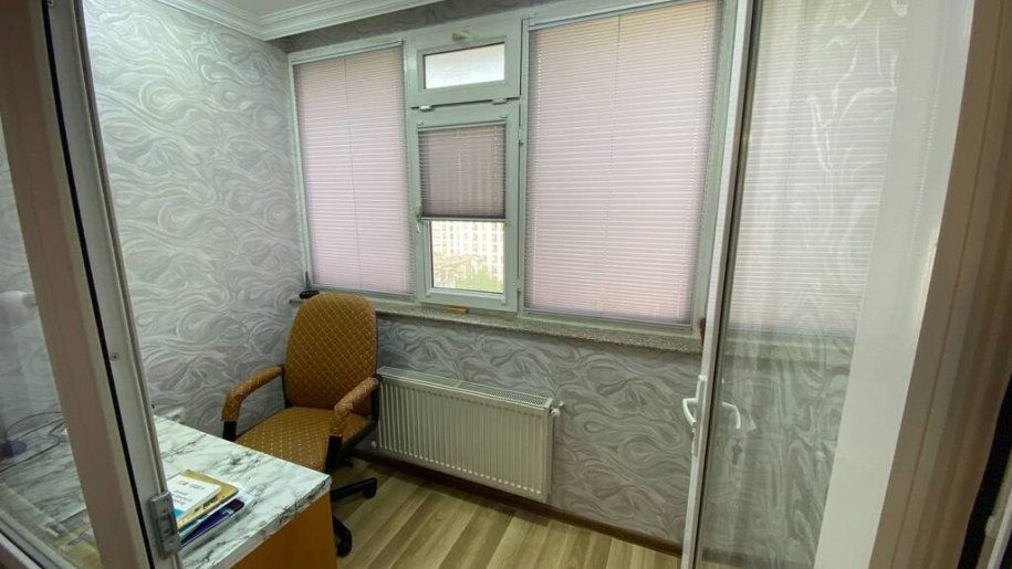 Satılır 3 otaqlı köhnə tikili, 80 m², İnşaatçılar m.-8