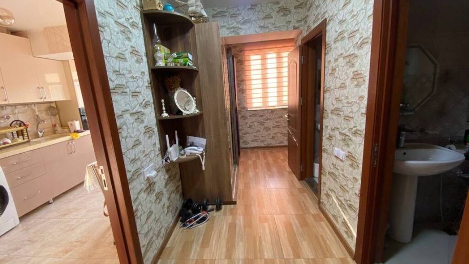 Satılır 3 otaqlı köhnə tikili, 80 m², İnşaatçılar m.-10