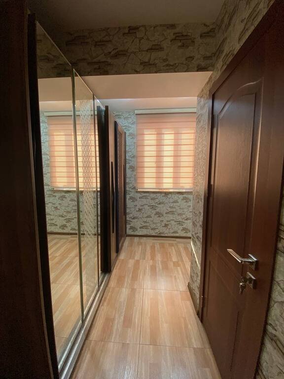 Satılır 3 otaqlı köhnə tikili, 80 m², İnşaatçılar m.-12