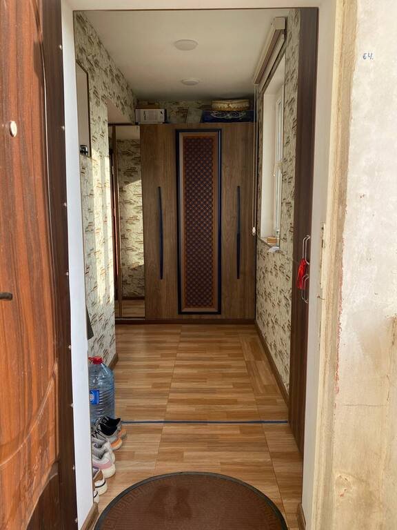 Satılır 3 otaqlı köhnə tikili, 80 m², İnşaatçılar m.-13