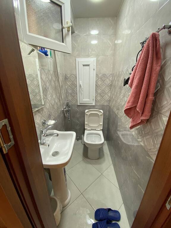 Satılır 3 otaqlı köhnə tikili, 80 m², İnşaatçılar m.-14