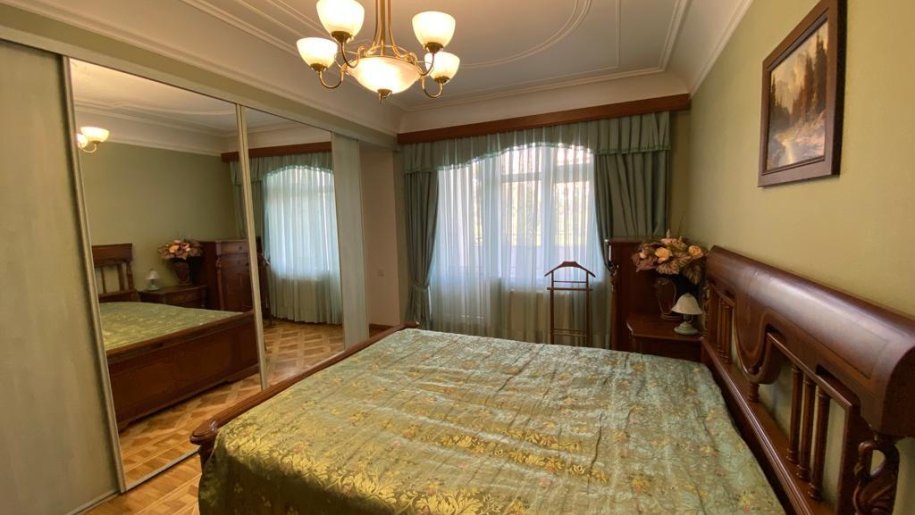 Satılır 5 otaqlı köhnə tikili, 130 m², Nəriman Nərimanov m.-7