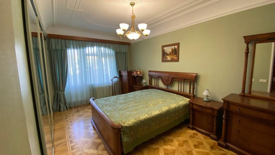 Satılır 5 otaqlı köhnə tikili, 130 m², Nəriman Nərimanov m.-8