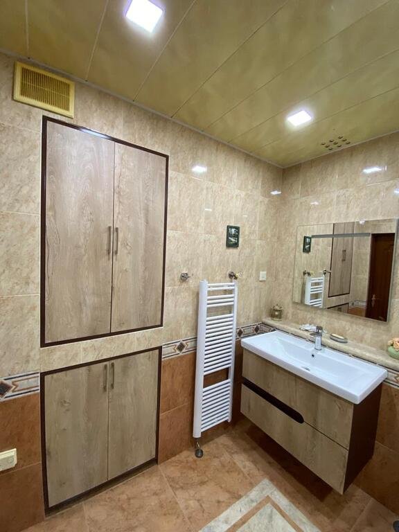Satılır 5 otaqlı köhnə tikili, 130 m², Nəriman Nərimanov m.-12