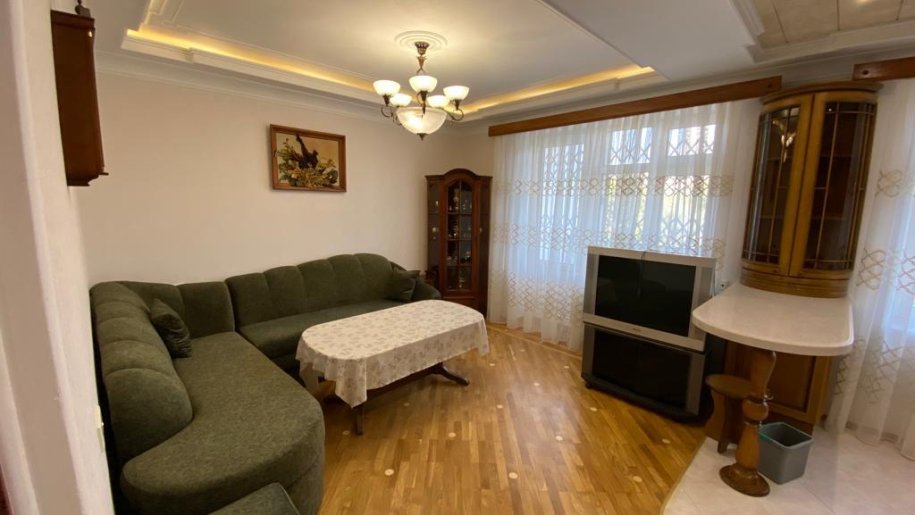 Satılır 5 otaqlı köhnə tikili, 130 m², Nəriman Nərimanov m.-15