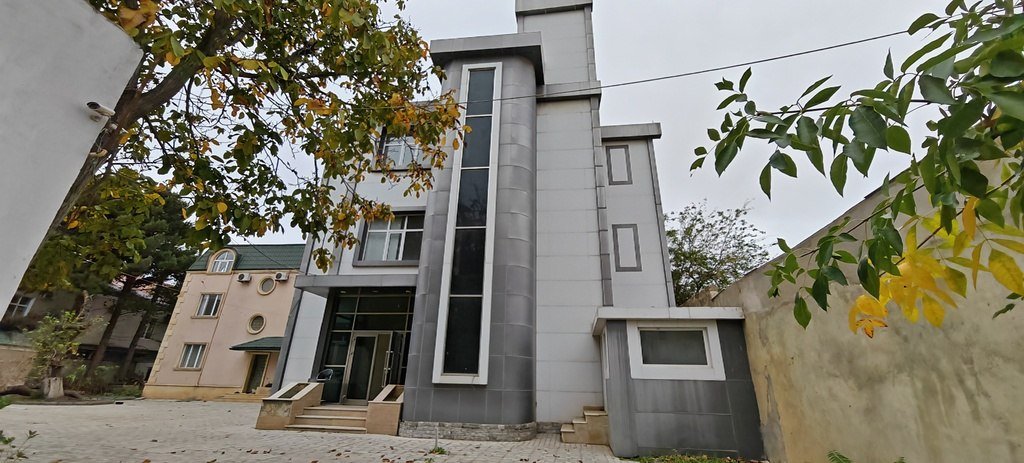 1300 kv.m. obyekt icarəyə verilir, Bakıxanov (Razin)-1