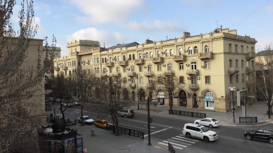 Satılır 2 otaqlı köhnə tikili, 60 m², Elmlər Akademiyası m.-2