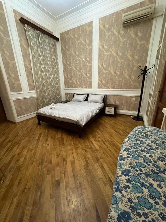 Kirayə verilir 4 otaqlı köhnə tikili, 110 m², Sahil m.-12