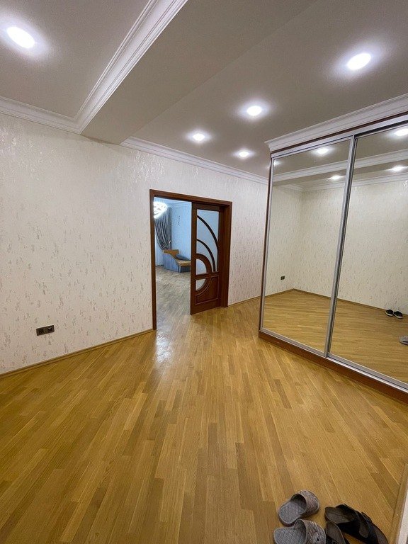 Kirayə verilir 3 otaqlı yeni tikili, 140 m², Elmlər Akademiyası m.-3