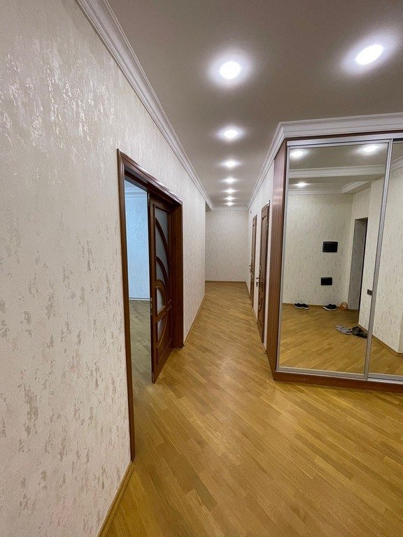Kirayə verilir 3 otaqlı yeni tikili, 140 m², Elmlər Akademiyası m.-4